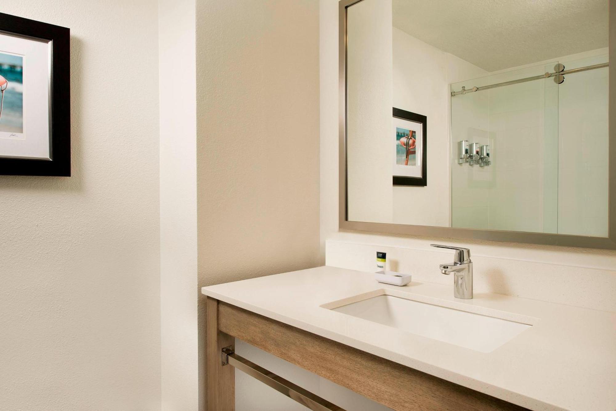 Suite Executive con 1 cama extragrande, sofá cama y bañera de hidromasaje - Frente al mar
